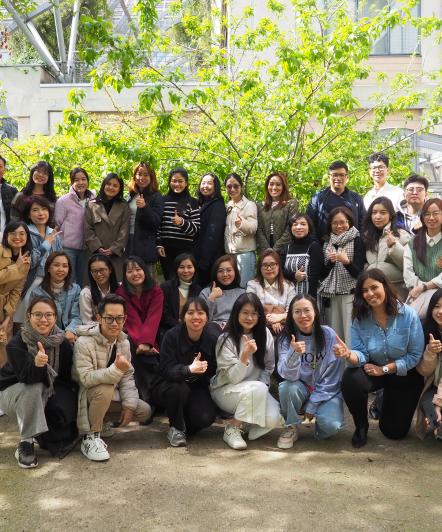 Vietnamese students photographed on the Sorbonne Business School biopark campus