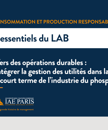 Titre noté sur un fond bleu avec une loupe et une marge grise sur la gauche